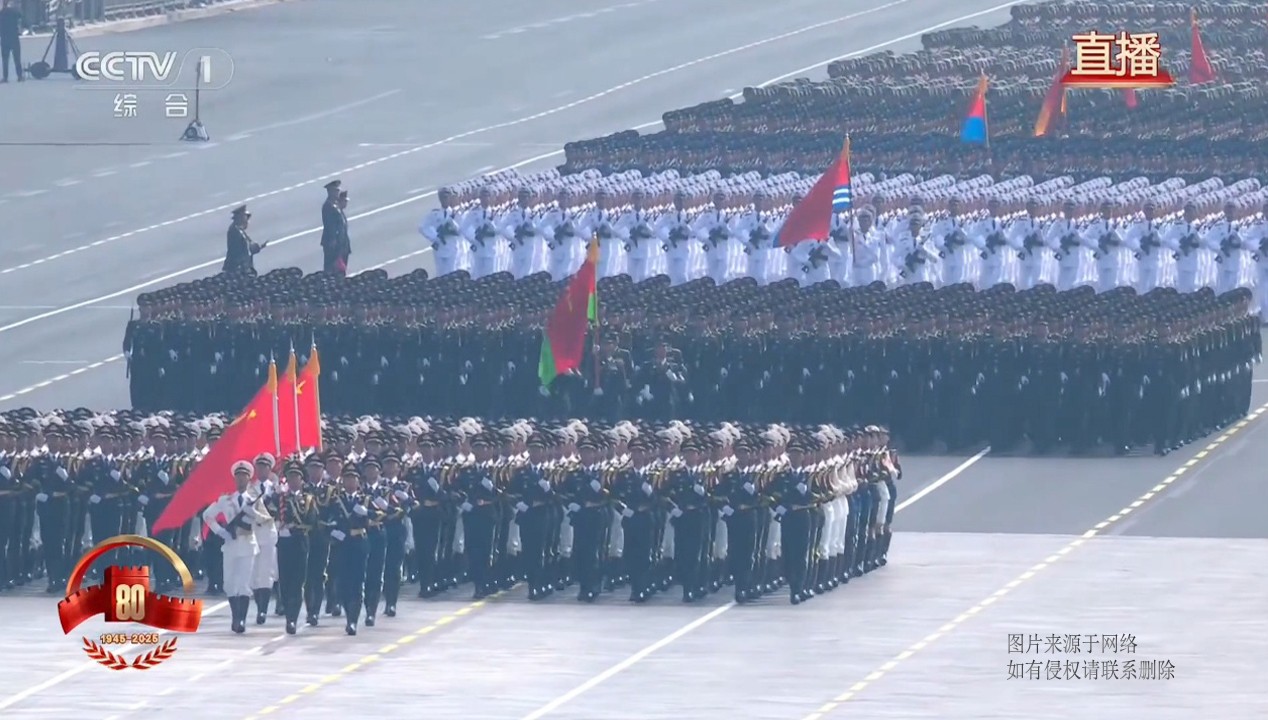 铭记历史，缅怀先烈，珍惜和平，开创未来 —宏远润丰建设集团组织观看中国人民抗日战争暨世界反法西斯战争胜利80周年大阅兵仪式